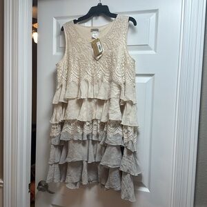 Paisley Vine Lace Top in Cream